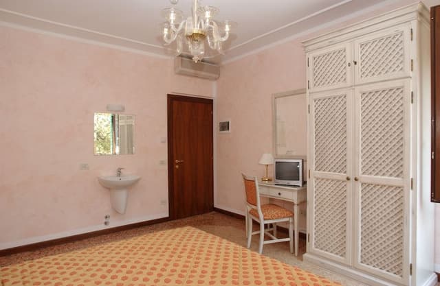 Standard Double Room, Shared Bathroom