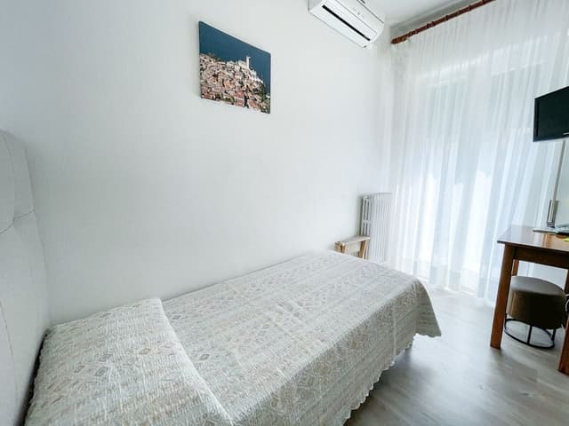 Single Room, Balcony