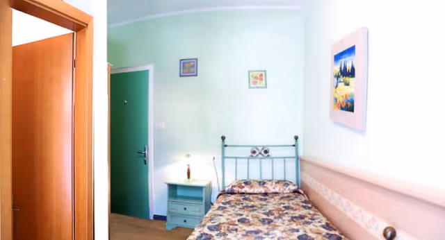 Single Room, Balcony