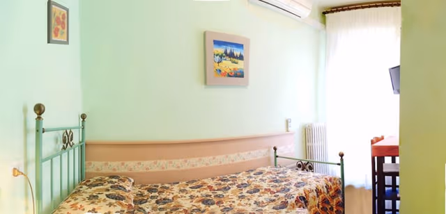 Single Room, Balcony