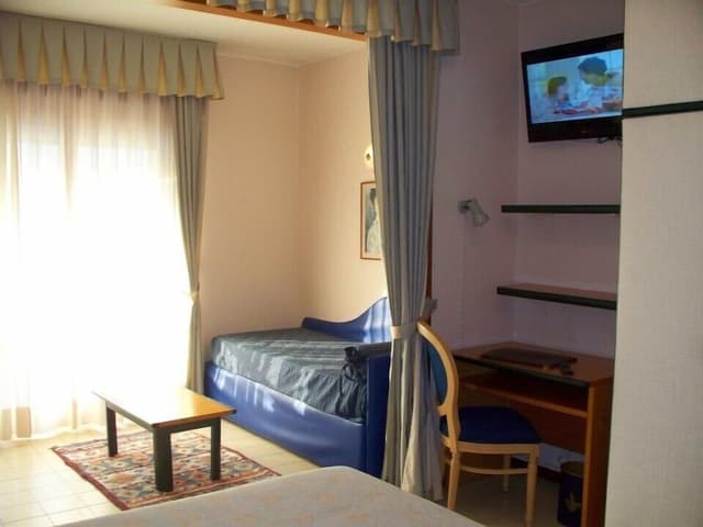 Junior Suite, Partial Sea View