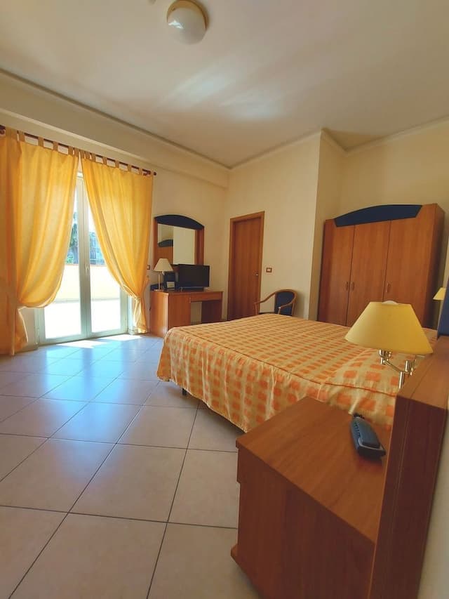 Standard Double or Twin Room, Accessible, Private Bathroom