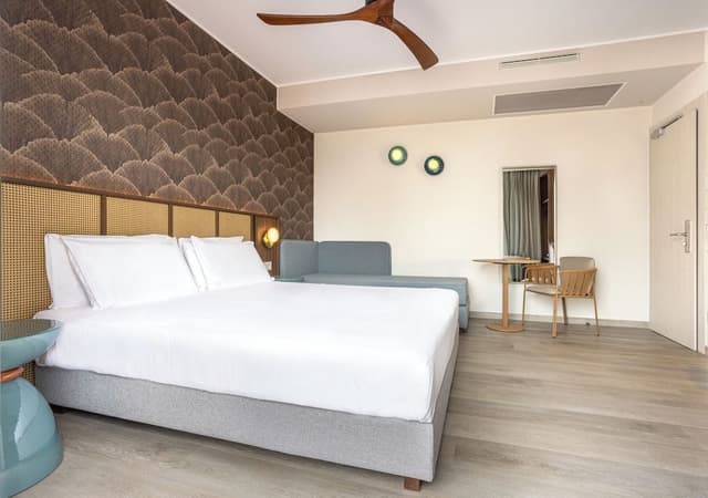 Deluxe Triple Room, Balcony