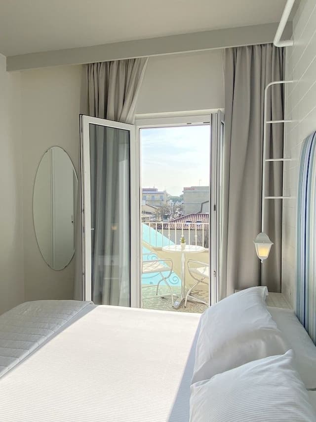 Junior Studio Suite, Balcony, Pool View