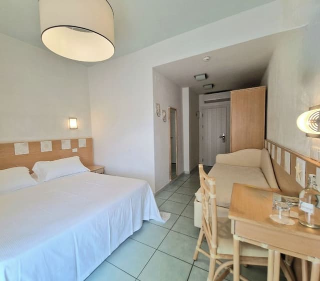 Economy Triple Room