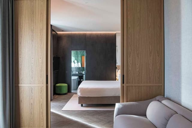 Suite, Sea View