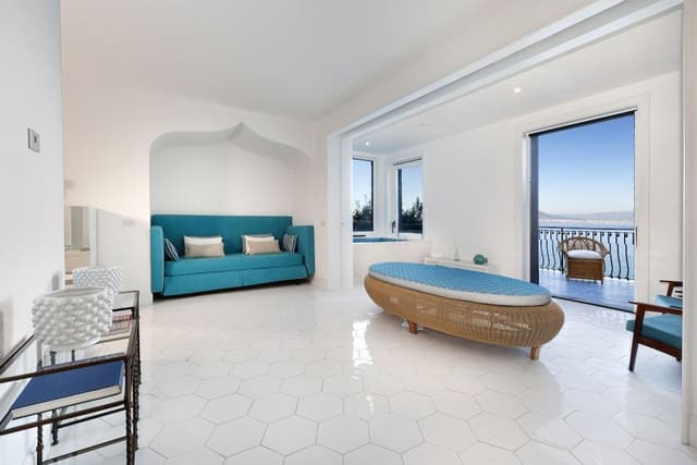 Elite Suite, Hot Tub, Sea View
