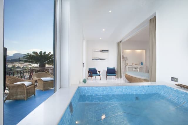 Elite Suite, Hot Tub, Sea View