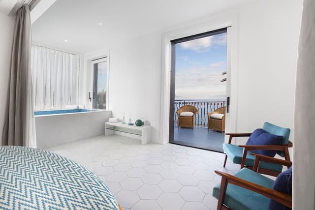 Elite Suite, Hot Tub, Sea View