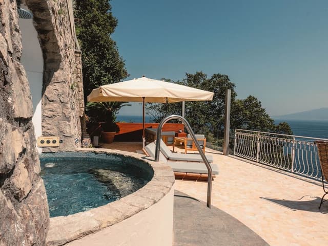 Presidential Suite, Jetted Tub, Sea View