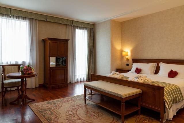 Junior Suite, 1 King Bed