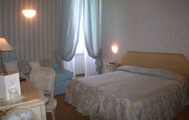 Double or Twin Room, Lake View