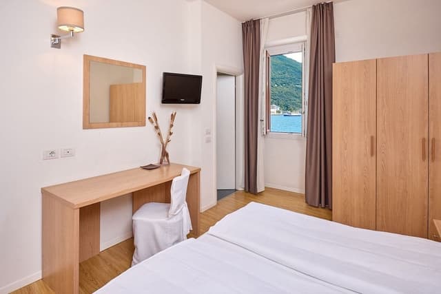 Panoramic Triple Room, Lake View