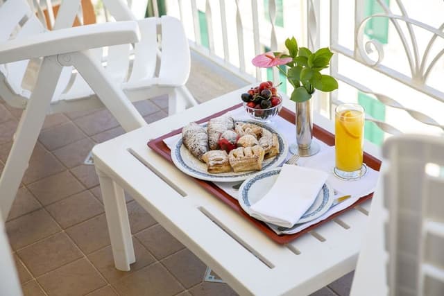 Deluxe Double Room, Balcony, Partial Sea View Beach Included