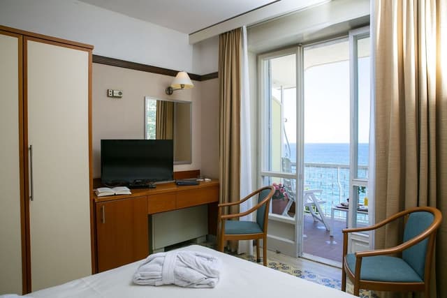 Superior Double Room, Balcony, Sea View Beach Included