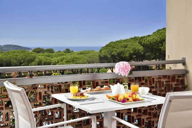 Suite, Sea View