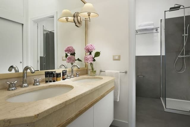 Suite, Sea View