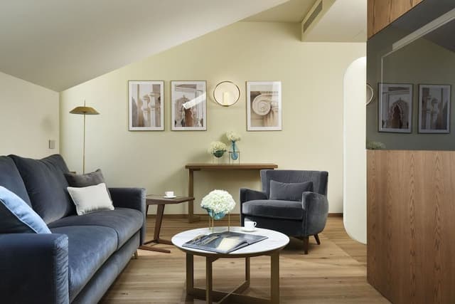 Suite, Park View
