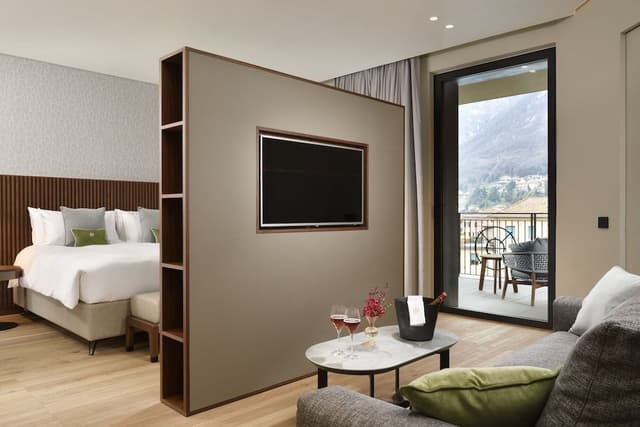 Suite, Park View