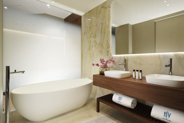 Suite, Park View