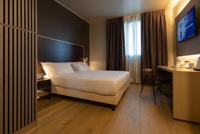 Classic Double Room (1 Adult)