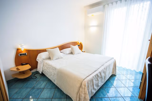 Deluxe Double Room, 1 Double Bed, Non Smoking, Mountain View