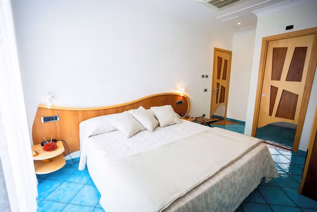 Deluxe Double Room, 1 Double Bed, Non Smoking, Mountain View