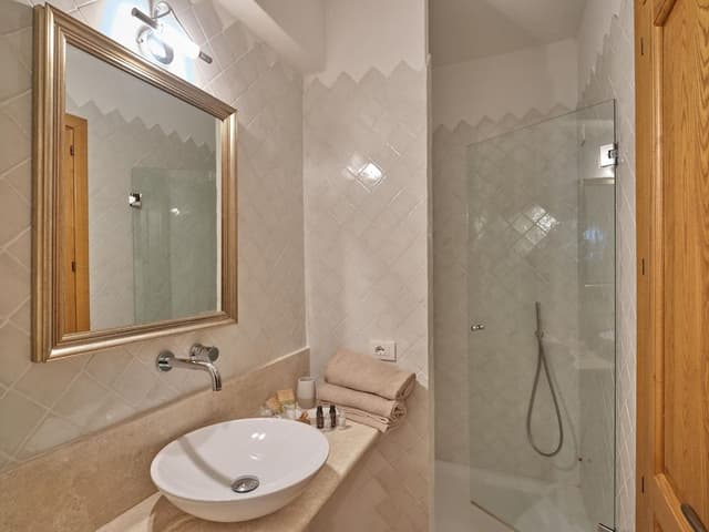 Deluxe Apartment, Annex Building