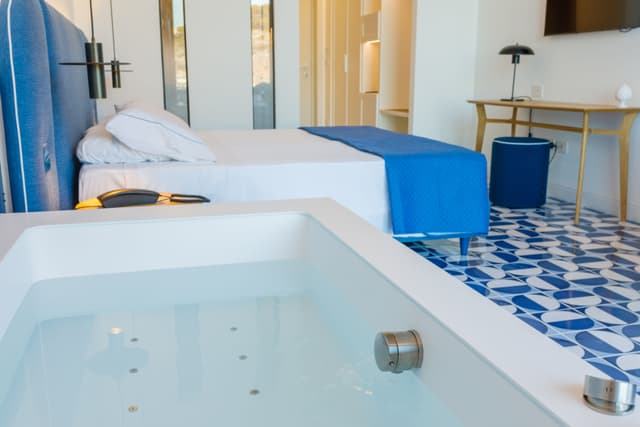 Suite with Hot Tub