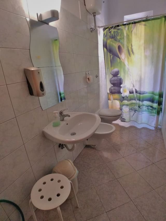 Single Room, Shared Bathroom