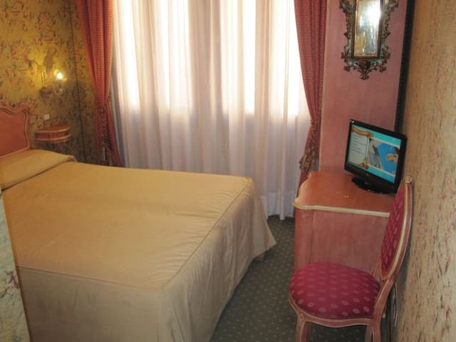 Economy Double or Twin Room