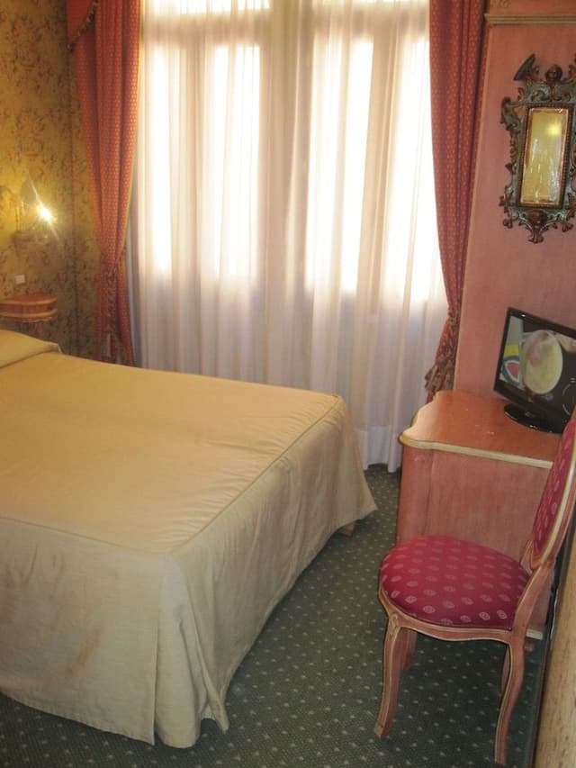Economy Double or Twin Room