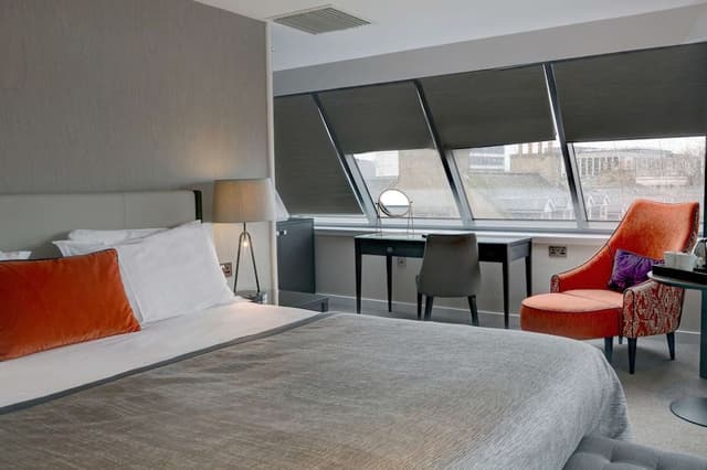 Junior Suite, 1 King Bed, Non Smoking