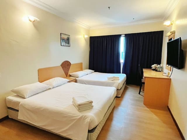Superior Quadruple Room, 1 Bedroom, City View