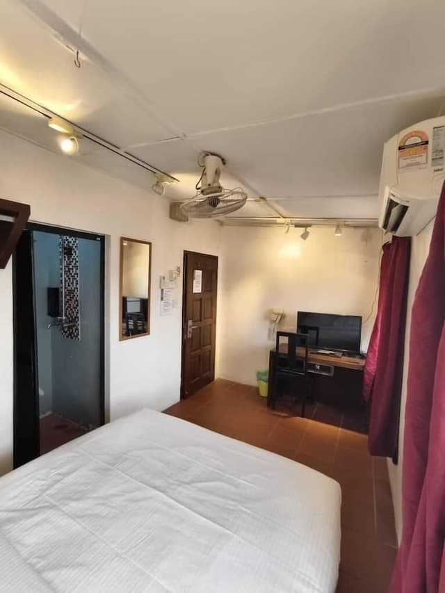 Superior Queen Ensuite