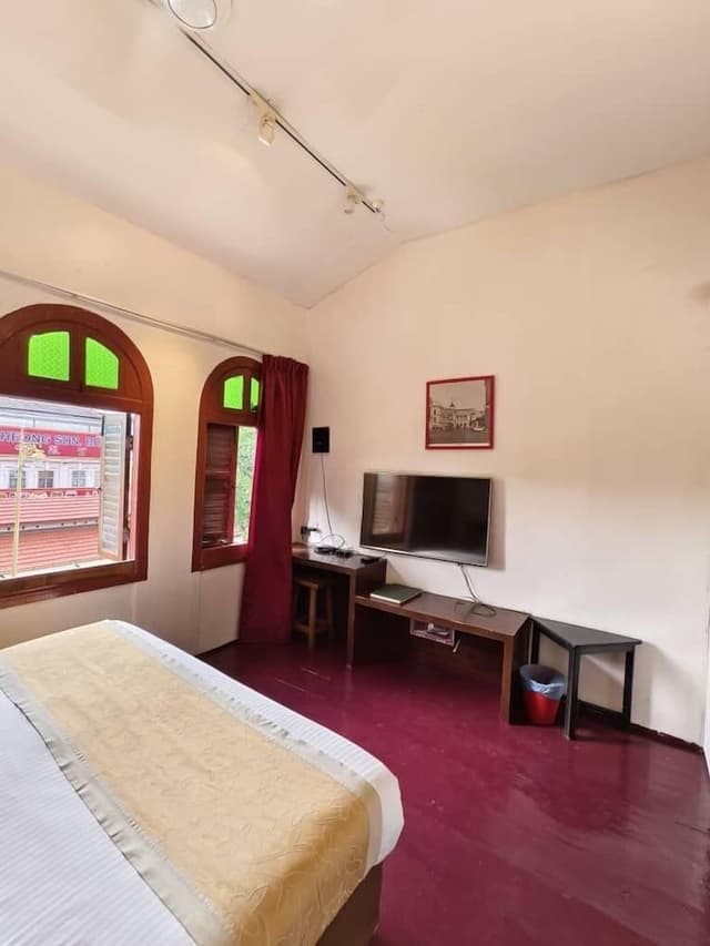 Superior Double (Shared Bathroom)