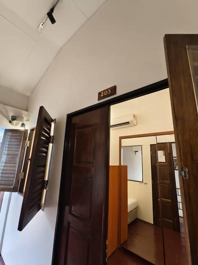 Twin (Shared Bathroom)
