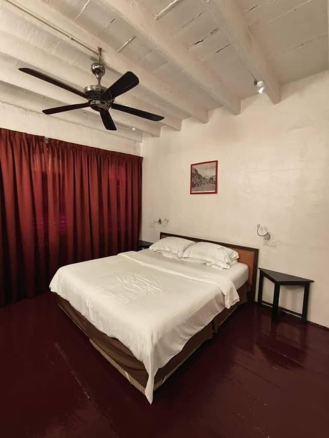 Superior Double (Shared Bathroom)