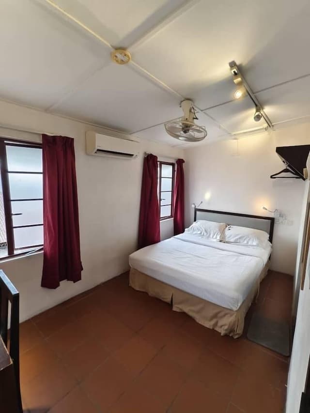 Superior Queen Ensuite