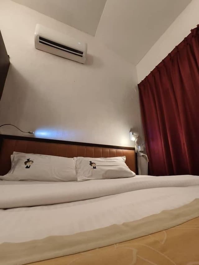 Superior Double (Shared Bathroom)
