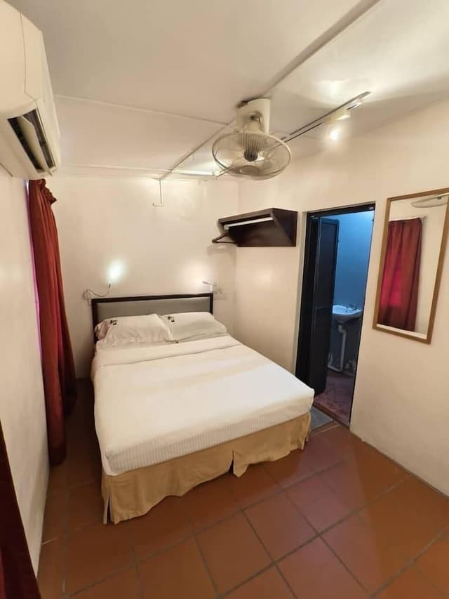 Superior Queen Ensuite