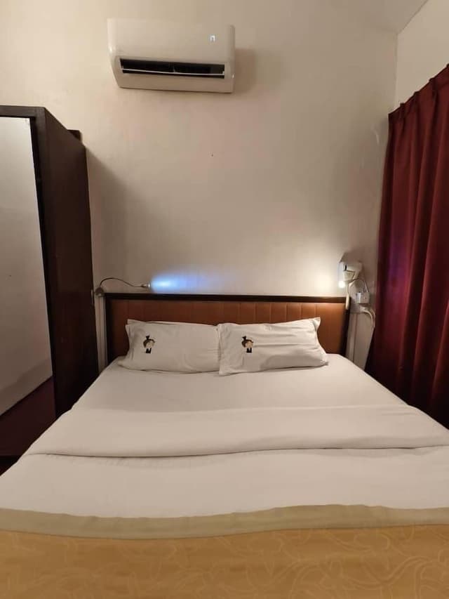 Superior Double (Shared Bathroom)