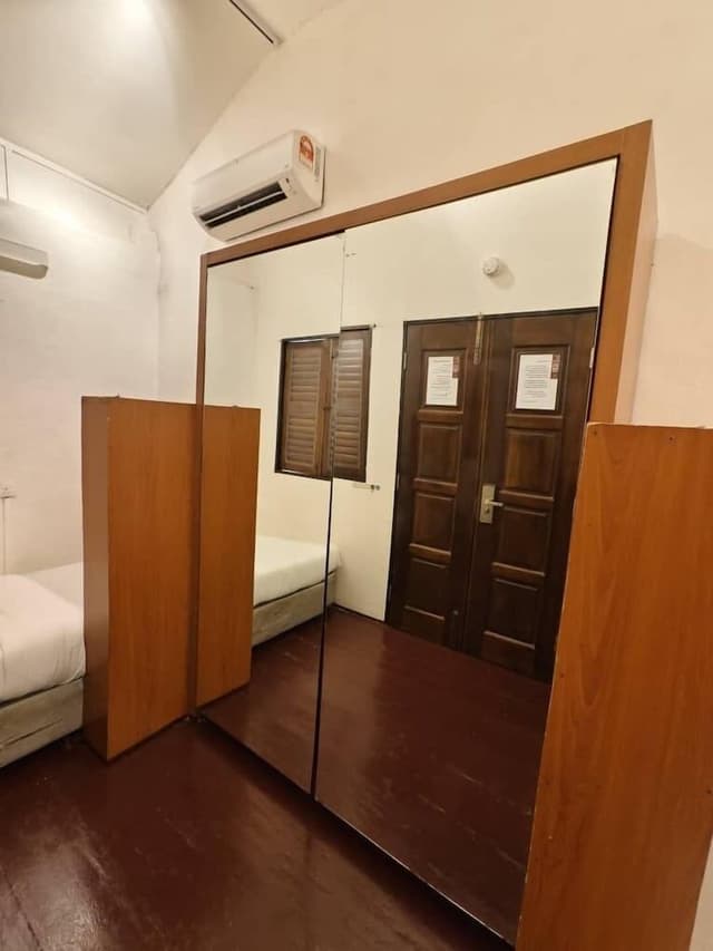 Twin (Shared Bathroom)