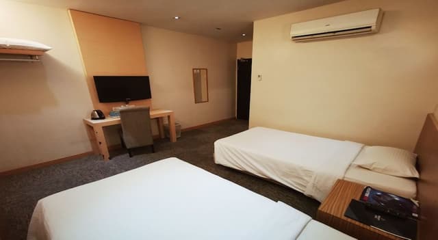 Standard Twin Room