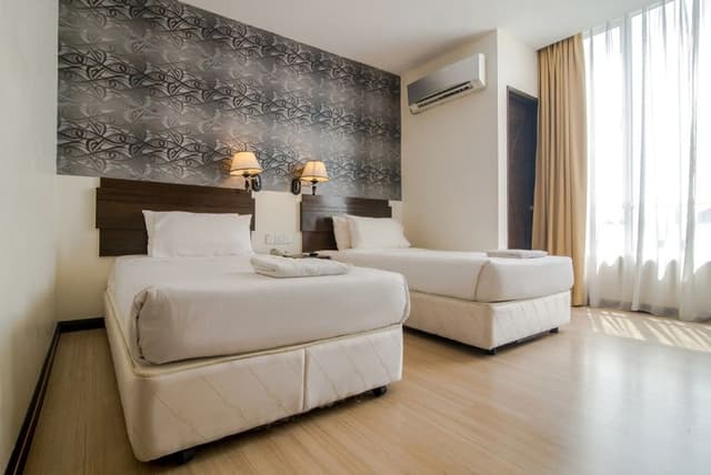 Superior Twin Room, Balcony, City View