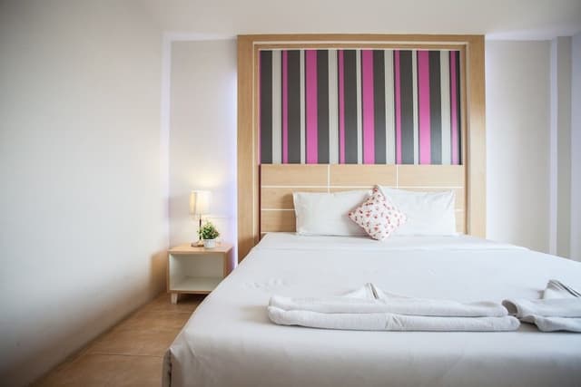 Double Room, 1 King Bed, Garden View