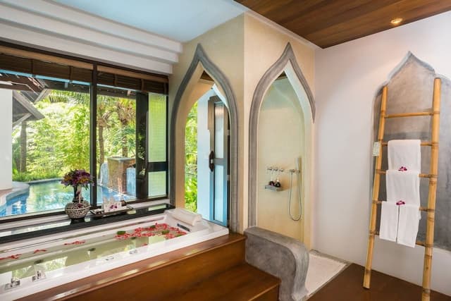 Family Pool Suites