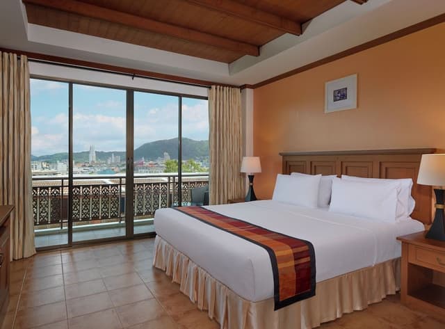 Deluxe Suite