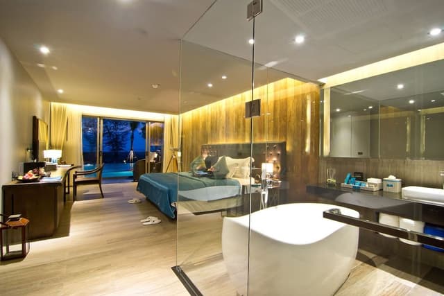 Horizon Pool Access Room King Bed