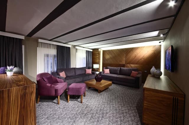 Executive Suite